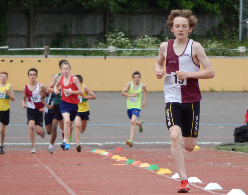 Robbie leads the 1500m's in convincing style.