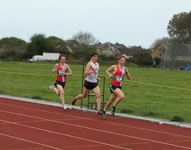 Robbie with the leading pack in the Southern Athletics league 1500m - Match 1 