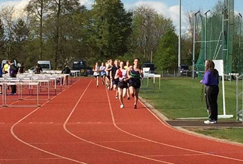 Robbie chasing Jack in to the line for the first time (300m point)